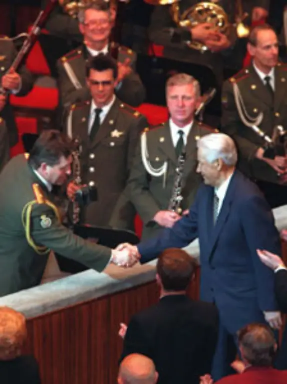 Am-11-Dezember-1994-schickte-er-Truppen-in-die-Kaukasus-Republik