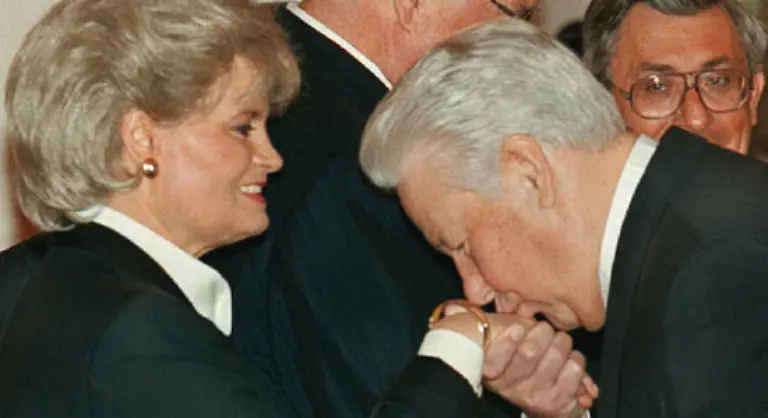 Auch-beim-Abschied-russischer-Truppen-in-Deutschland-verhielt-sich-Jelzin-auffaellig