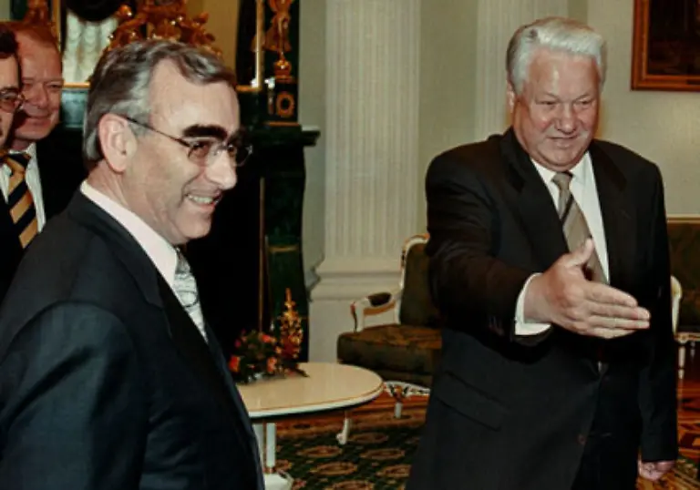 Die-Komsomolskaja-Prawda-enthuellte-den-Hintergrund