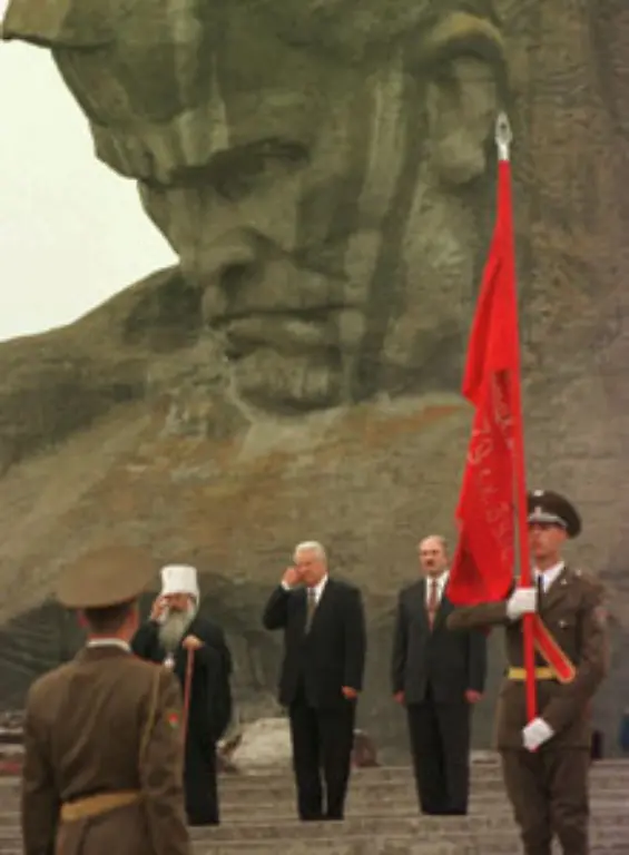 in-deren-Folge-die-Oligarchen-zu-Macht-und-Reichtum-kamen