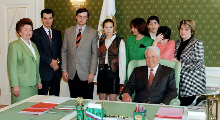 Der-Einfluss-seiner-Familie-wurde-immer-zweifelhafter