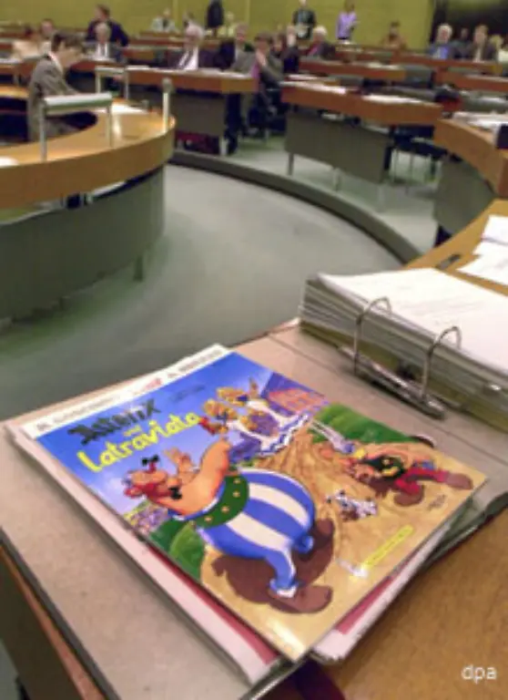 Die-Sippe-um-Asterix-hat-die-beiden-Comic-Autoren-zu-Millionaeren-gemacht-Weit-mehr-als-320-Millionen-Exemplare-der-Gallier-Geschichten-sind-bis-heute-verkauft-worden