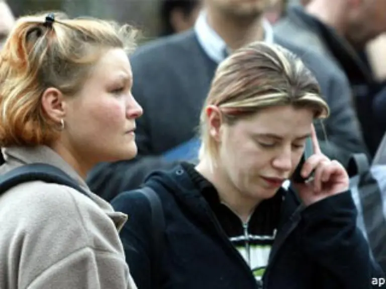 Der-19-jaehrige-Steinhaeuser-toetete-zwoelf-Lehrer-zwei-Schueler-eine-Sekretaerin-und-einen-Polizisten