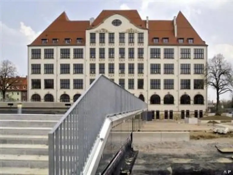 Nach-seiner-Sanierung-erstrahlt-das-Gutenberg-Gymnasium-in-neuem-Glanz