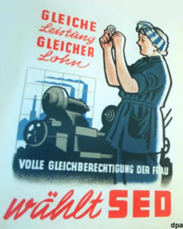 Allerdings-nicht-in-der-DDR-wo-er-wiederum-nur-allzu-schlecht-ins-Konzept-des-SED-Regimes-zu-passen-schien-Stattdessen-gab-es-den-Internationalen-Frauentag-am-8-Maerz