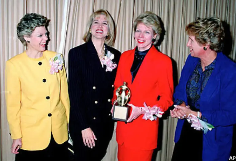 Waehrend-die-einen-als-herausragende-Muetter-geehrt-werden