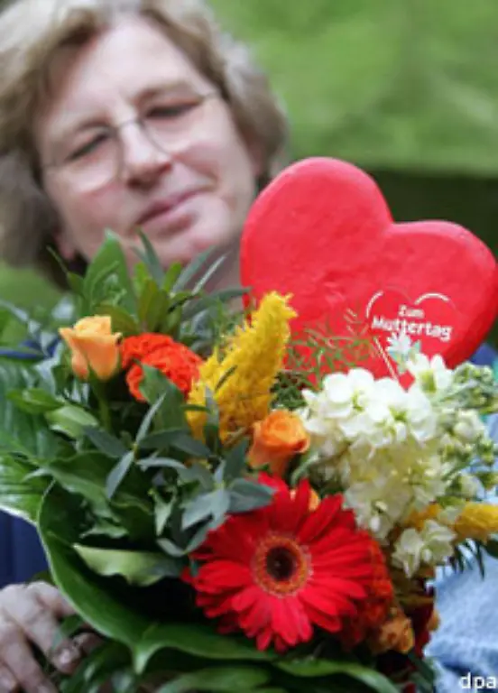 Mann-das-ist-aber-auch-schwer-Zumal-die-Muetter-Standard-Antwort-auf-die-Frage-was-sie-sich-wuenschen-lautet-Nichts-ausser-Gesundheit-und-Liebe