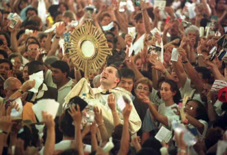 Sein-Bistum-ist-das-einzige-in-ganz-Brasilien-das-nicht-schrumpft-sondern-kraeftig-waechst-Der-39-jaehrige-Pater-holt-die-Menschen-zurueck-in-die-katholische-Kirche