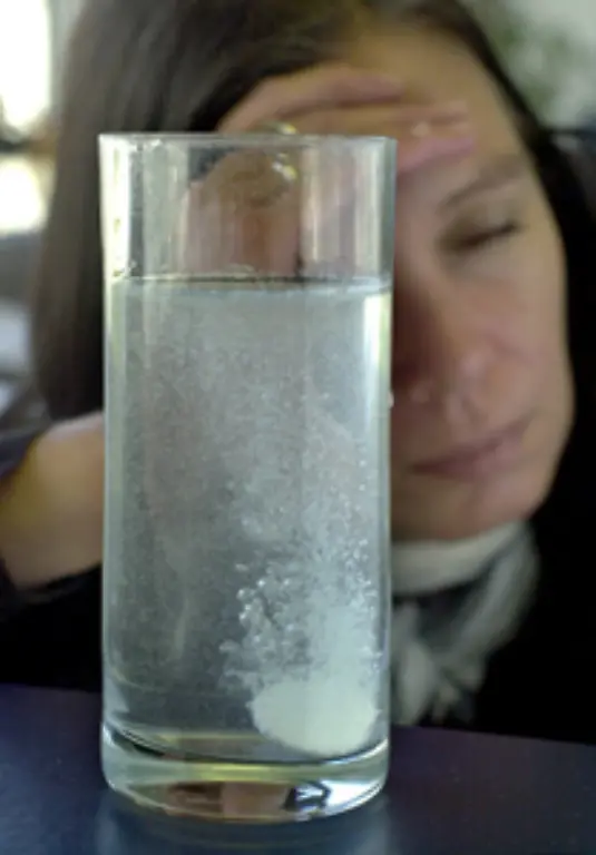 Bluthochdruck-verursacht-normalerweise-keine-Beschwerden-Erste-Anzeichen-dafuer-koennen-jedoch-Schwindelgefuehl-Kopfschmerz-Muedigkeit-Kurzatmigkeit-und-Nervositaet-sein