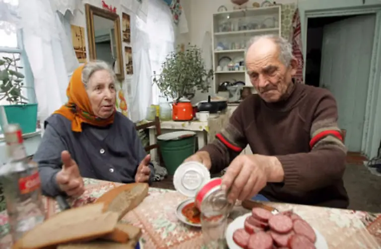 Insgesamt-bewohnen-noch-rund-fuenf-Millionen-Menschen-in-Weissrussland-Russland-und-der-Ukraine-die-Gegend-die-seit-der-Reaktorkatastrophe-als-nuklear-verseucht-klassifiziert-ist