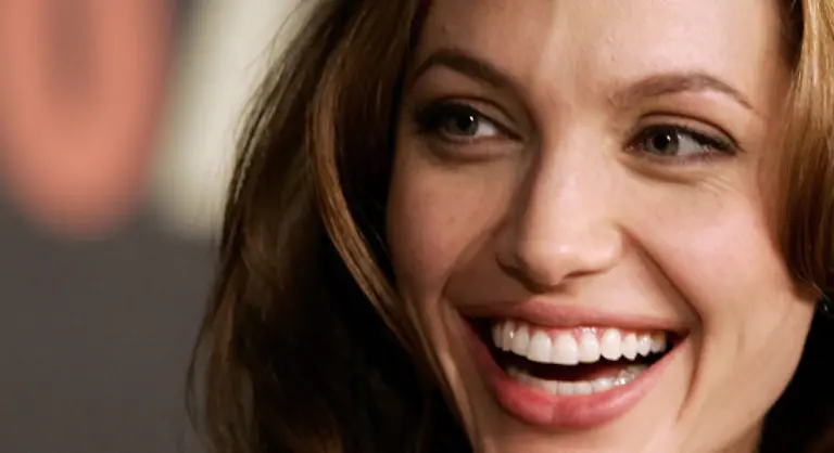 So-natuerlich-auch-Angelina-Jolie-Wir-hatten-einen-wunderbaren-Tag-mit-unseren-Kindern-berichtet-die-Oscar-Gewinnerin-Durchgeknallt-in-Cannes-kurz-vor-der-Premiere-ihres-neuen-Films-A-Mighty-Heart