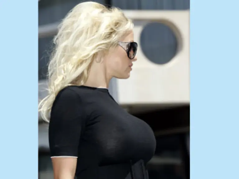 Selbst-Pamela-Anderson-arbeitet-uebrigens-nur-noch-wenn-ihre-Jungs-gerade-beim-Fussball-sind