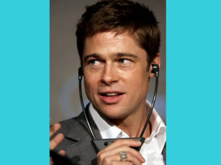 Brad-Pitt-immerhin-gibt-zu-froh-zu-sein-einen-Film-in-Cannes-praesentieren-zu-koennen-Kein-Wunder-dann-muss-er-sich-mal-nicht-um-die-Kinder-kuemmern