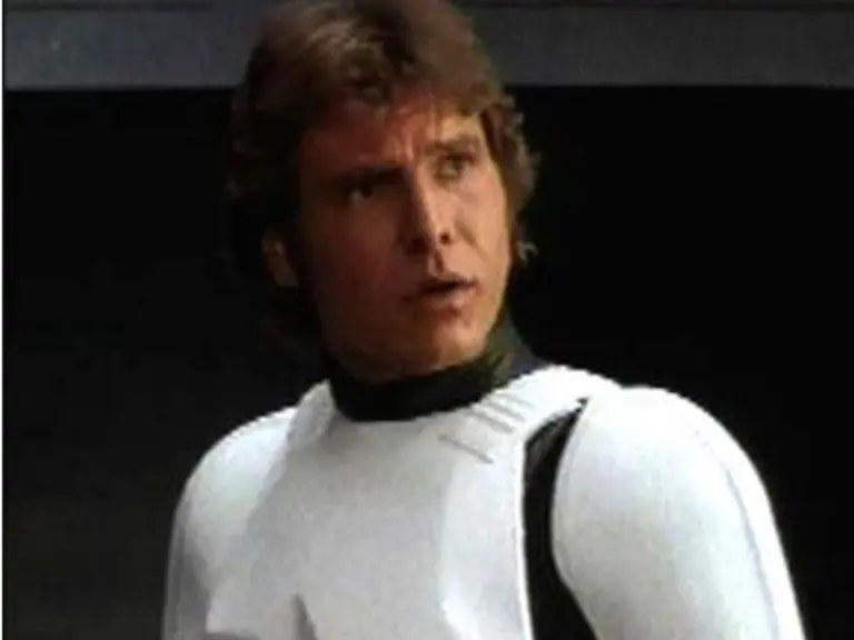 Drei-Jahre-spaeter-Die-Rebellen-haben-sich-auf-dem-Eisplaneten-Hoth-eingerichtet-Als-Luke-eines-Tages-auf-seinem-Taun-Taun-Reittier-unterwegs-ist-wird-er-von-einem-Monster-angegriffen-kann-sich-jedoch-durch-seine-Jedi-Kraefte-befreien-Han-Solo-Bild-aus-Teil-vier-findet-ihn-halb-erfroren