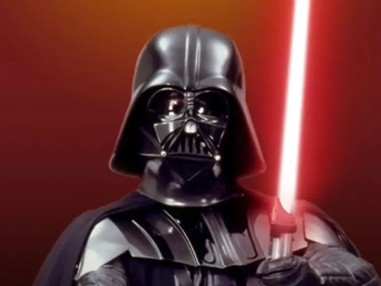 Hin-und-Hergerissen-vor-Wut-greift-Luke-den-Imperator-mit-seinem-Laserschwert-an-wird-jedoch-von-Vader-gestoppt-Widerwillig-kaempft-Luke-gegen-seinen-Vater-und-besiegt-ihn-Der-Imperator-will-Luke-dazu-verleiten-seinen-wehrlosen-Vater-zu-toeten-wie-einst-Anakin-Count-Dooku-Doch-Luke-erweist-sich-als-wahrer-Jedi