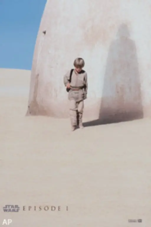 Luke-will-seinen-Vater-vom-Todesstern-retten-doch-dieser-stirbt-in-seinen-Armen-Mit-dem-Leichnam-flieht-Luke-aus-dem-Todesstern-bevor-die-Rebellen-ihn-in-die-Luft-jagen-und-bringt-ihn-nach-Endor-Dort-verbrennt-er-seinen-Koerper-und-Anakin-wird-zu-einem-Jedi-Geist-wie-Yoda-und-Obwi-Wan