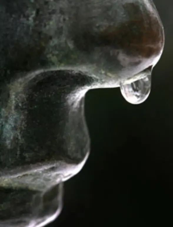 vier-bis-acht-Millimeter-dicke-Tropfen