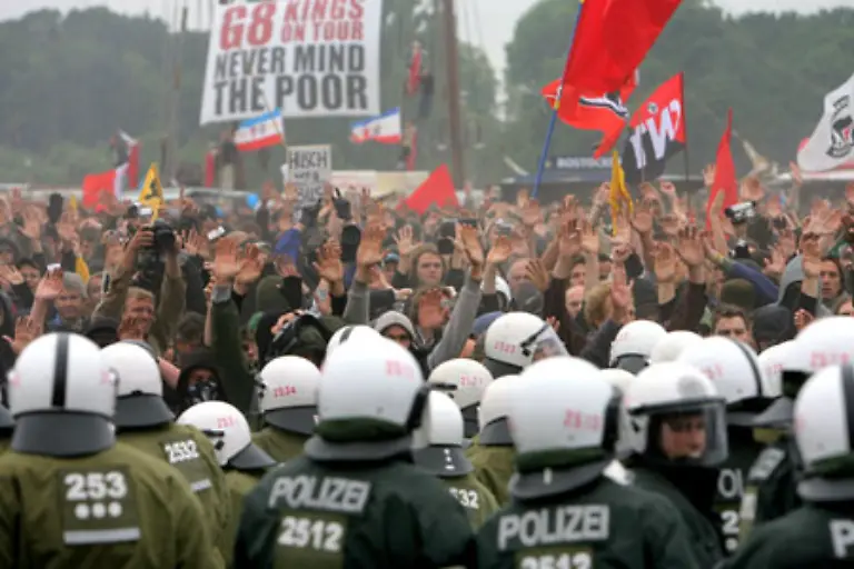 Die-Organisatoren-sprachen-von-etwa-80-000-Demonstranten