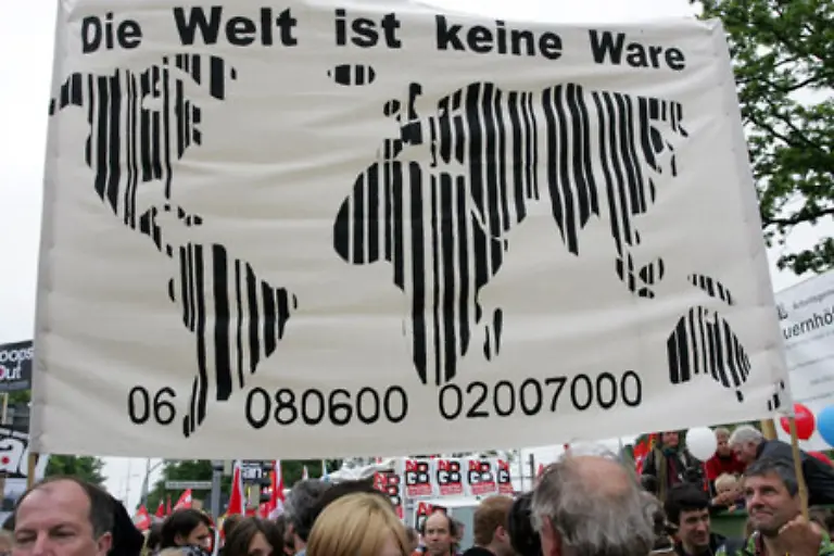 Die-meisten-Menschen-auf-dem-riesigen-Kundgebungsplatz-bekamen-davon-zunaechst-nichts-mit-133