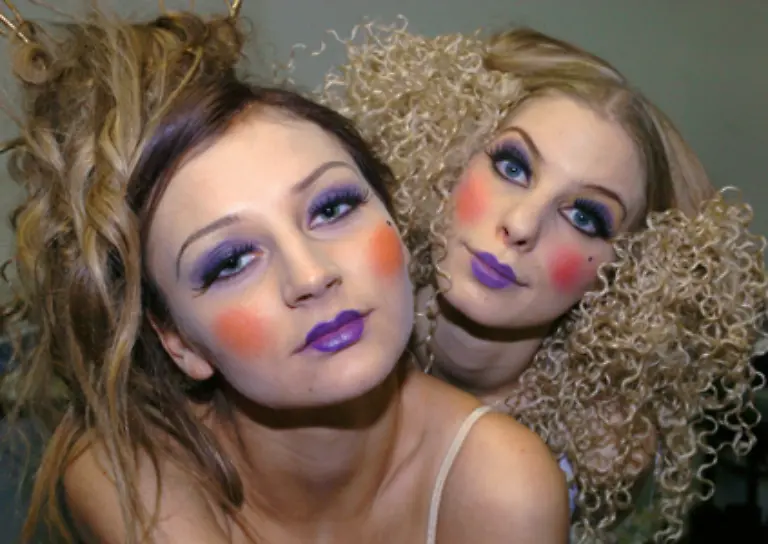 Vor-allem-die-Haare-auf-dem-Kopf-haben-eine-gewisse-Wirkung-auf-unsere-Mitmenschen-Einige-tragen-sie-lockig