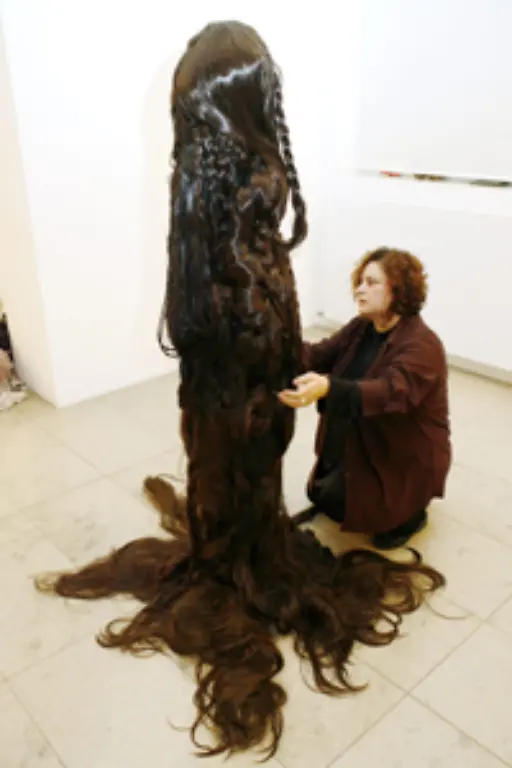 Sogar-Kunst-kann-aus-Haar-entstehen