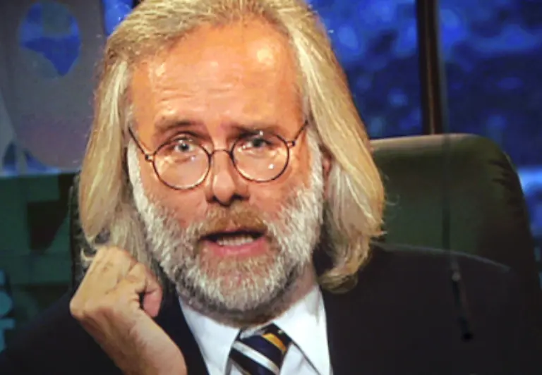 Die-Frisur-als-herausragendes-Medium-zur-demonstrativen-Artikulation-sagt-zwar-nichts-darueber-aus-wie-jemand-wirklich-ist