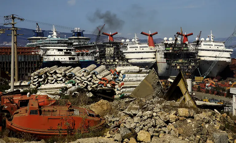 2020-10-02T142921Z-1145326954-RC2EAJ9MO8HJ-RTRMADP-3-HEALTH-CORONAVIRUS-TURKEY-SHIPS