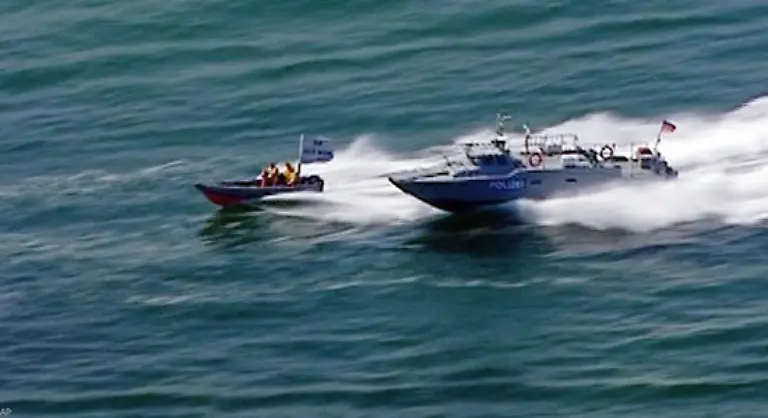 sich-aber-auch-einfach-nur-den-auf-dem-Wasser-gebotenen-Ablenkungsversuchungen-hingeben