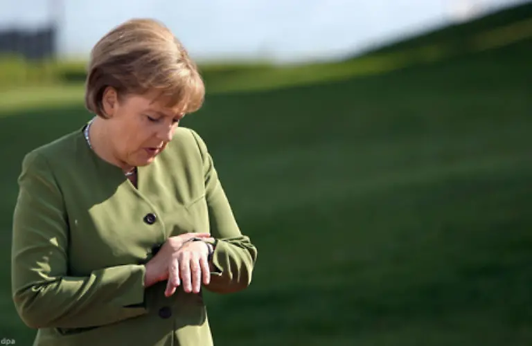 Leider-ist-der-Gipfel-nun-vorbei-Am-Abend-sind-sie-alle-wieder-abgereist-Wissen-Sie-noch-wie-es-Ihnen-nach-dem-WM-Endspiel-ging-Dieses-Loch-das-Sie-gespuert-haben-Da-muessen-wir-nun-alle-gemeinsam-durch