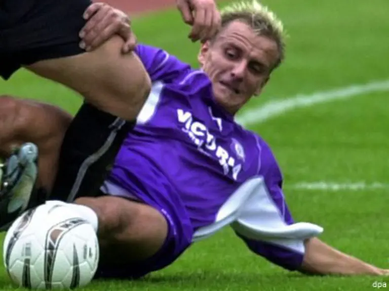 11-April-2004-Kai-Uwe-Jendrossek-Aue-gibt-die-Anwendung-eines-kortisonhaltigen-Mittels-nicht-an-sechs-Spiele-Sperre