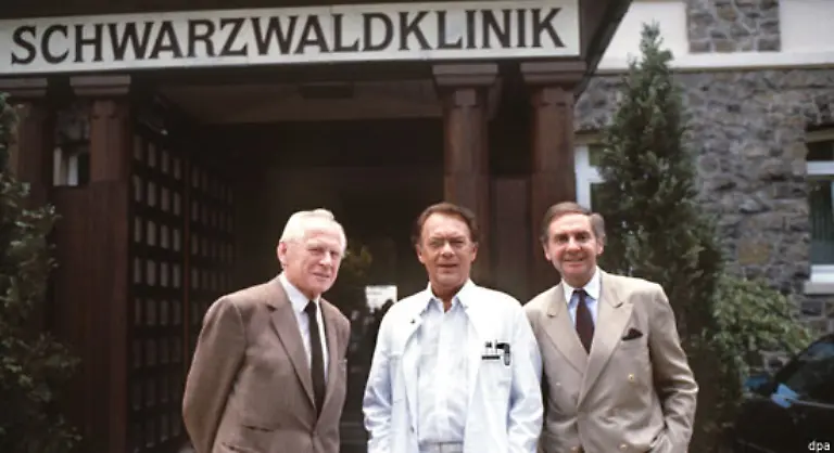 Sein-Image-als-seichter-Schauspieler-bekam-Wussow-mit-dem-Start-der-Schwarzwaldklinik-im-Oktober-1985-als-die-erste-von-insgesamt-70-Folgen-ausgestrahlt-wurde