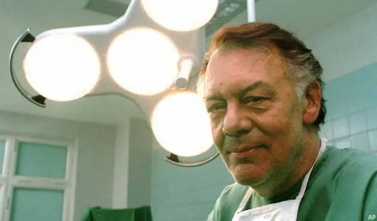 Es-gibt-selten-einen-Schauspieler-der-so-deckungsgleich-auf-einer-Rolle-lag-wie-Klausjuergen-Wussow-als-Professor-Brinkmann