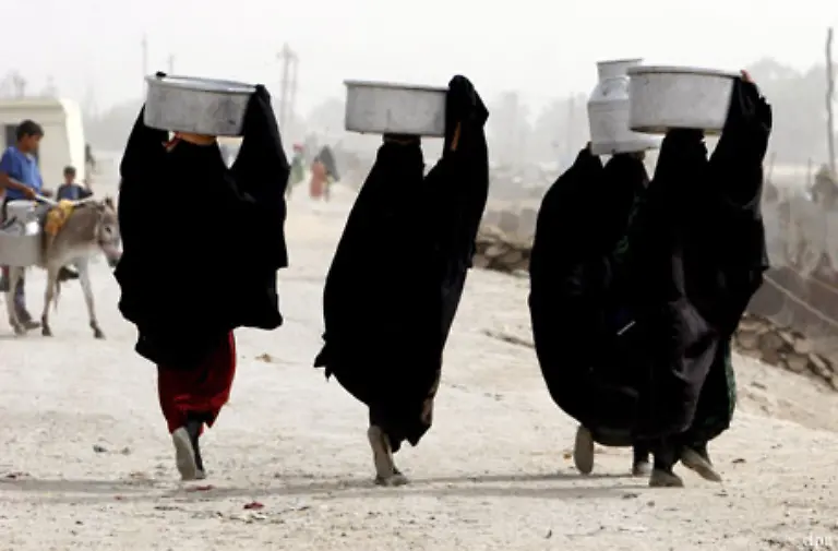 Die-wirtschaftliche-Situation-vieler-Iraker-verschlechtert-sich-noch-immer-Experten-zufolge-kann-man-derzeit-am-Beispiel-des-Irak-den-Zerfall-eines-Staates-beobachten