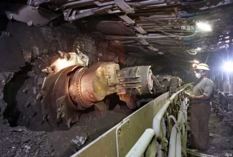 Der-heimische-Bergbau-verliert-als-Auftraggeber-fuer-die-Zulieferbranche-aber-an-Gewicht-Die-rund-120-deutschen-Bergbaumaschinen-Hersteller-erzielen-mittlerweile-83-Prozent-ihres-Umsatzes-von-2-55-Milliarden-Euro-2006-im-Ausland