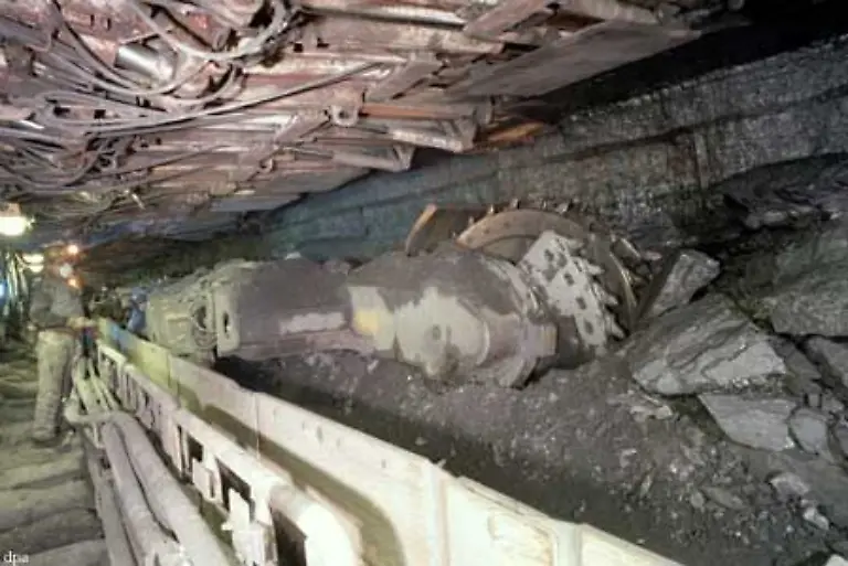 40-Prozent-aller-weltweit-verkauften-Bergbaumaschinen-sind-aus-deutschem-Fabrikat-Die-Branche-hat-mit-etwa-16-500-Mitarbeitern-inzwischen-halb-so-viele-Beschaeftigte-wie-der-Bergbau-selbst