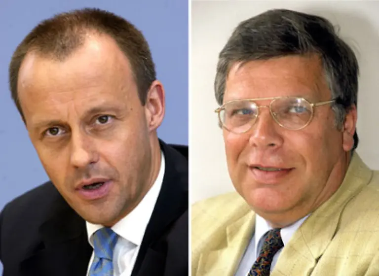 Anlass-dazu-gaben-die-Klagen-von-neun-Parlamentariern-darunter-der-CDU-Abgeordnete-Friedrich-Merz-und-Peter-Danckert-von-der-SPD-Sie-sehen-naemlich-die-Transparenzregel-als-Eingriff-in-ihre-Berufsfreiheit-und-die-Unabhaengigkeit-ihres-Mandates