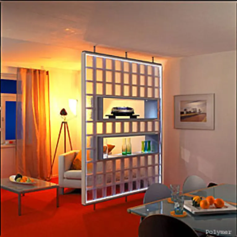 Glasbausteine-eignen-sich-selbst-fuer-den-Bau-ungewoehnliche-Regale