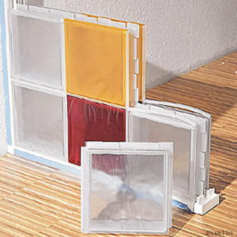 Neben-Echtglasbausteinen-gibt-es-auch-die-farbigen-Elemente-aus-Acryl