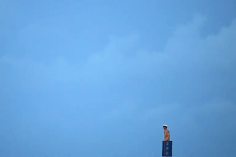 Warum-kann-ich-nicht-in-einem-Fass-stehen-und-in-den-Himmel-gucken