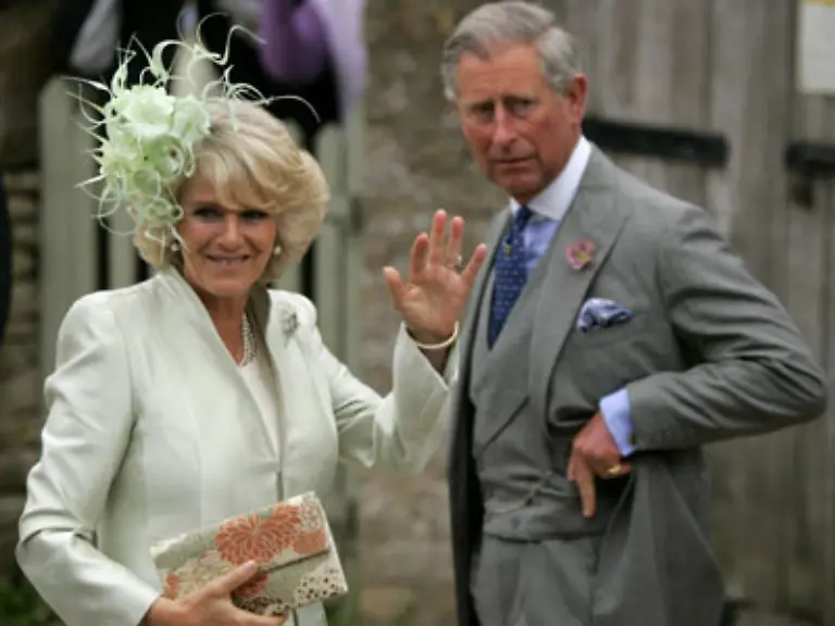 neben-ihrem-Gatten-Prinz-Charles