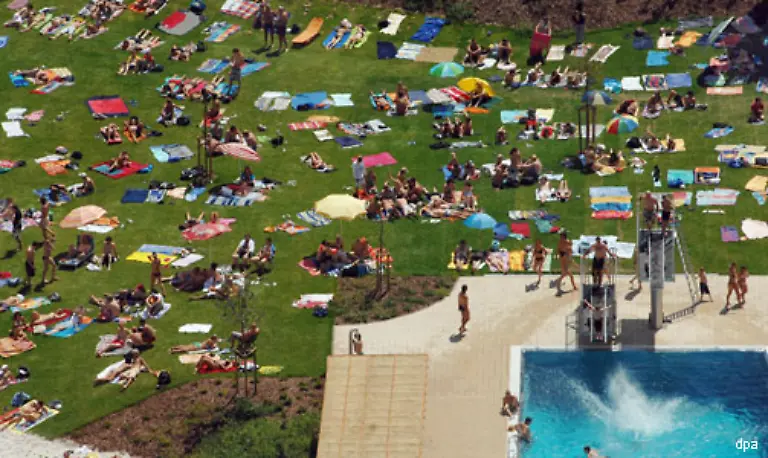 Wenn-es-dort-noch-ein-freies-Plaetzchen-im-Wasser-oder-Schatten-gibt