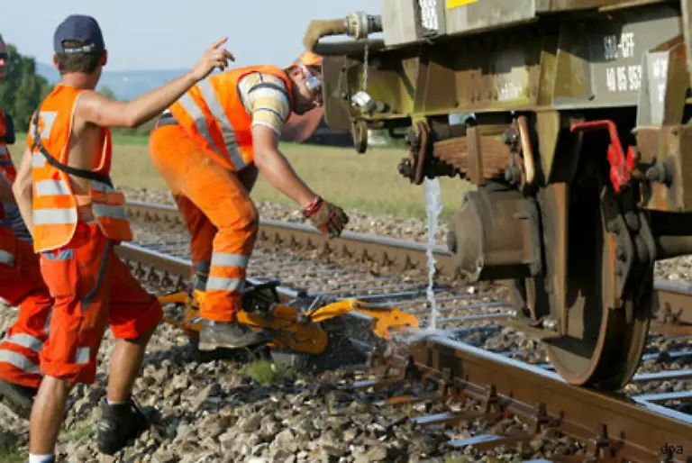 Schienen-muessen-streckenweise-gekuehlt-werden-damit-sie-nicht-aus-der-Bahn-gebrutzelt-werden