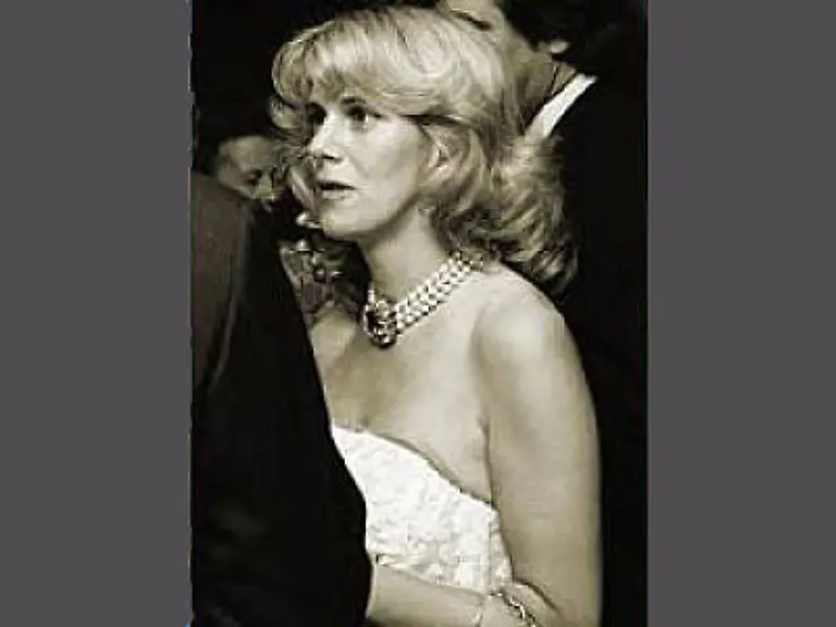 Den-Nerv-des-Thronfolgers-traf-das-Upperclass-Maedchen-Camilla-Rosemary-Shand-bei-ihrem-ersten-Treffen-auf-einem-Poloturnier-1970