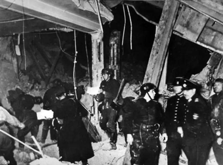 Es-ist-nicht-der-erste-Anschlag-den-Hitler-ueberlebt-Am-8-November-1939-explodierte-eine-Bombe-im-Muenchner-Buergerbraeu-Keller