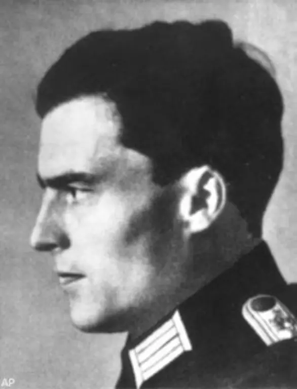 Nach-dem-gescheiterten-Tresckow-Attentat-beginnen-die-Verschwoerer-mit-der-Arbeit-an-der-Operation-Walkuere-Beteiligt-sind-neben-Oberst-Stauffenberg