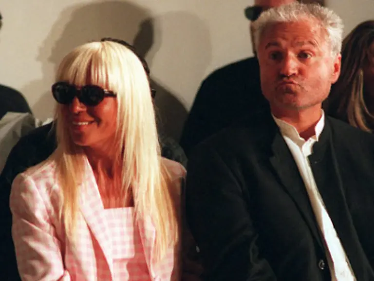 Mit-dem-Namen-Versace-verband-man-bis-vor-10-Jahren-eigentlich-immer-nur-Gianni