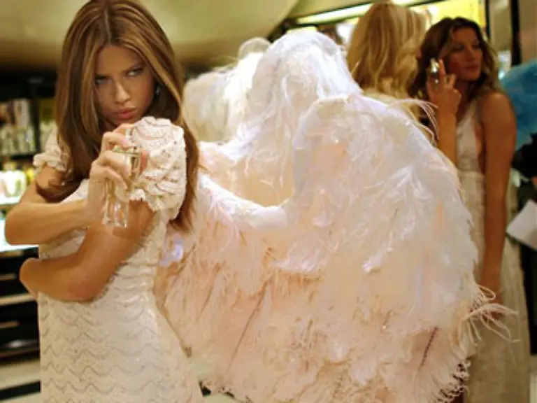 Deswegen-hiess-einer-der-Kampagnen-auch-New-Angel-Collection