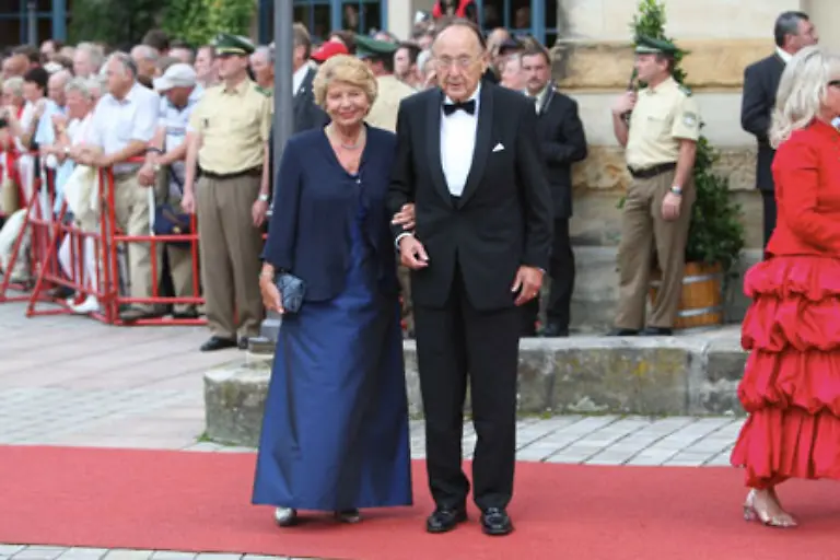 So-manchen-laedt-der-Teppich-zum-Verweilen-ein
