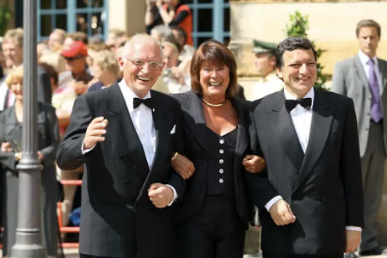 Auf-dem-Weg-zum-Bayreuther-Festspielhaus-wird-die-EU-enger-aneinandergeschweisst