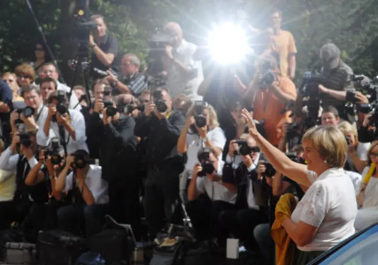 Der-ganze-Aufzug-auf-dem-roten-Teppich-waere-natuerlich-nur-halb-so-spannend-ohne-das-Orchester-der-Pressefotografen